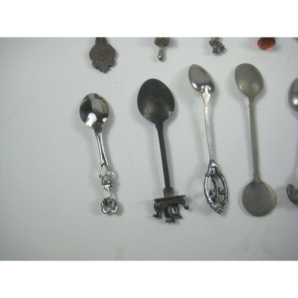 Vintage Collectible Souvenir Spoon Set Of 21 - Picture 14 of 16